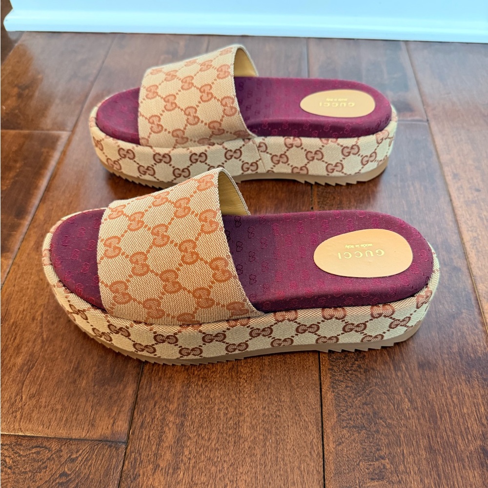 Gucci Women's Tan and Purple Platform Slides